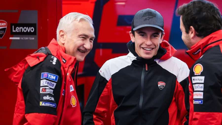 Marc Marquez et les conseils de Davide Tardozzi : les coulisses du box Ducati