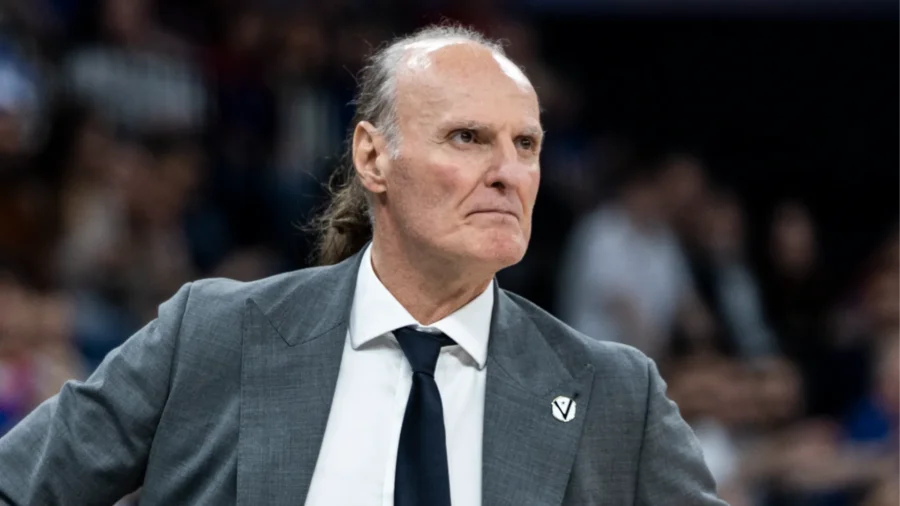 Dusko Ivanovic ne célèbre pas et se tire les oreilles