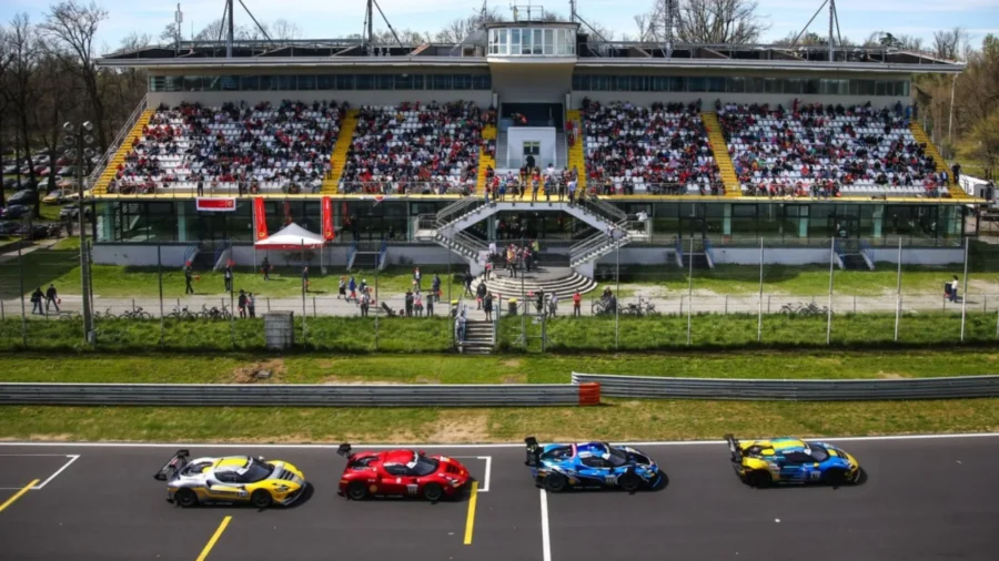 Ferrari Challenge Europe avec 7 000 fans à Monza