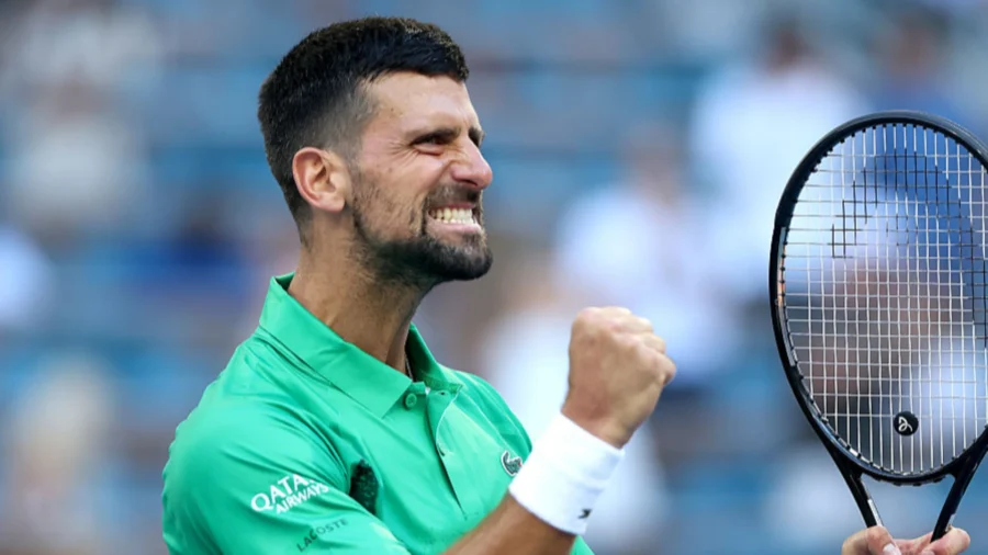 Novak Djokovic domine Grigor Dimitrov et se qualifie pour la finale à Miami