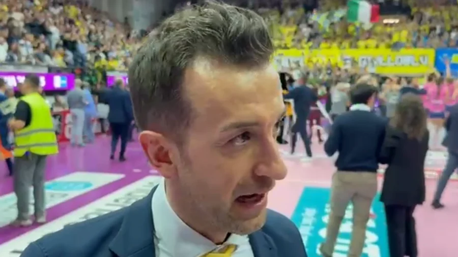 Le champion d’Italie de Conegliano, Daniele Santarelli, est fier :  » Ceux qui viennent ici ont le feu à l’intérieur  » ;