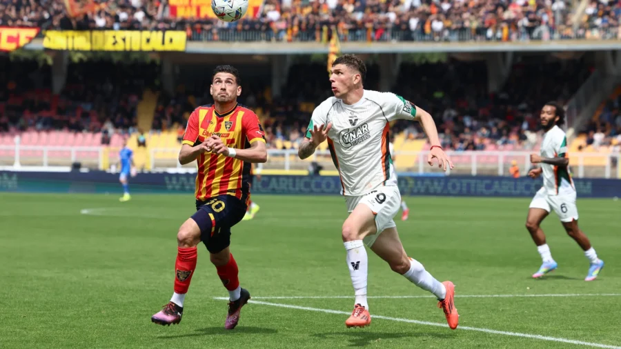 Serie A : Radu sauve Venezia à Lecce