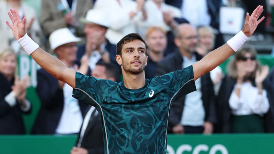 Lorenzo Musetti brise le tabou Stefanos Tsitsipas et s’envole pour les demi-finales à Monte-Carlo