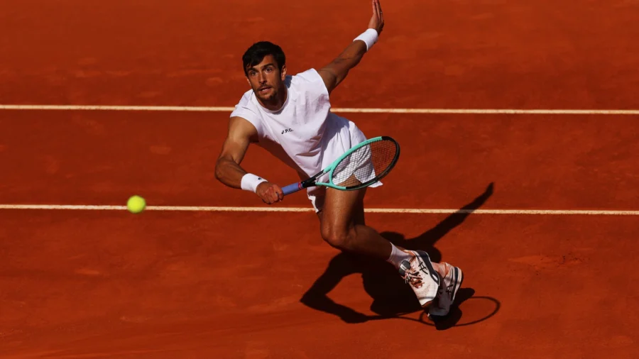 Madrid, Lorenzo Musetti se qualifie pour les huitièmes de finale : Stefanos Tsitsipas s’incline à nouveau