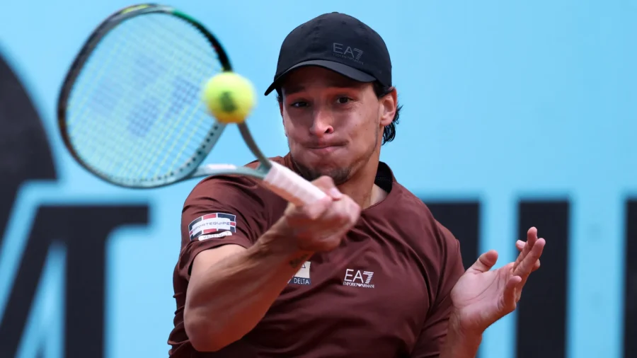 A Madrid, Luciano Darderi se retire contre Frances Tiafoe