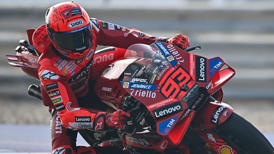 Pôle position pour Marc Marquez au Qatar devant son frère Alex, chute de Pecco Bagnaia