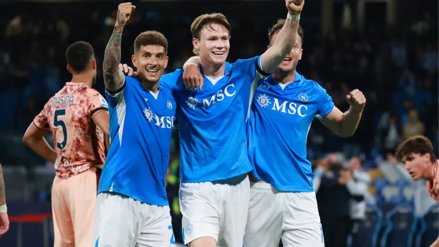 Naples bat le Torino et est seul en tête, match nul aux tirs au but entre l’Atalanta et Lecce