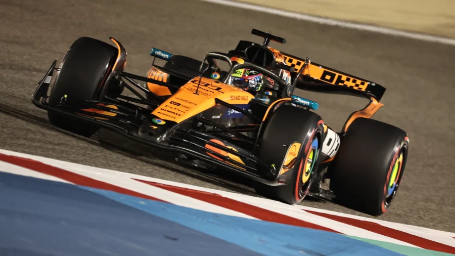 Oscar Piastri décroche la pole à Bahreïn, Leclerc et Antonelli sur la deuxième ligne