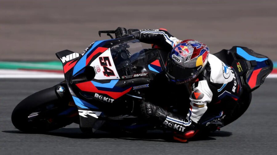 Toprak Razgatlioglu remporte la Superpole, Nicolò Bulega abandonne