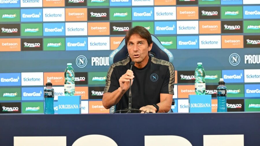 Naples à Parme pour le Scudetto, Antonio Conte : « Une grande responsabilité » ;