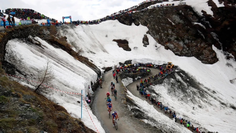 C’est sur le Colle delle Finestre que se décide le Giro d’Italia 2025.