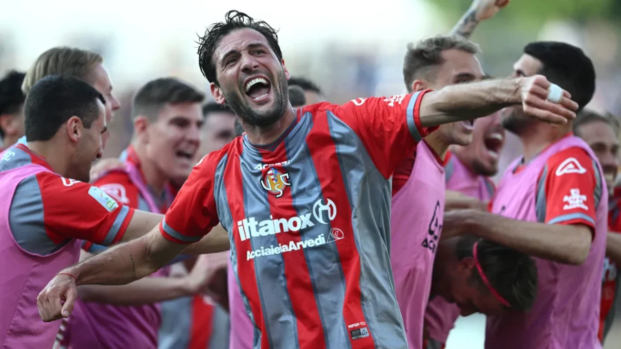 Eliminatoires Serie B : Juve Stabia écrasée, Cremonese en finale