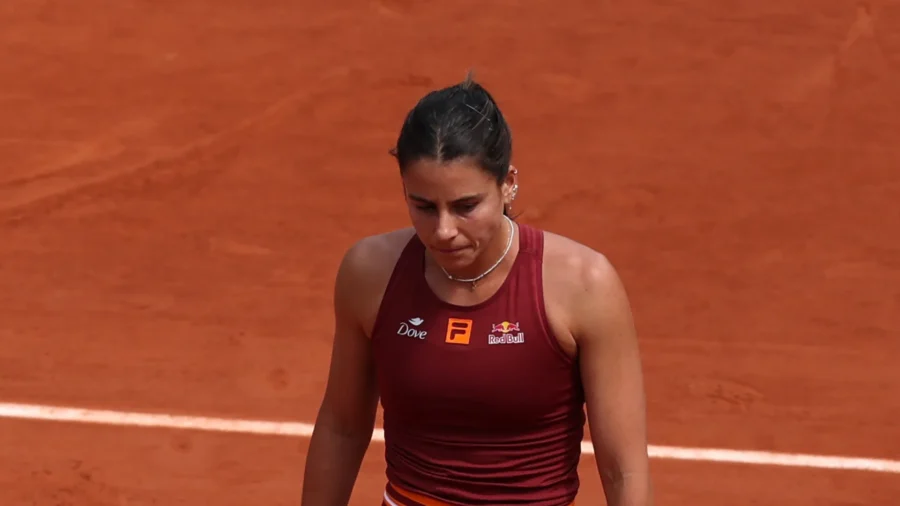 Roland Garros : Emma Navarro, top 10, désintégrée par une outsider