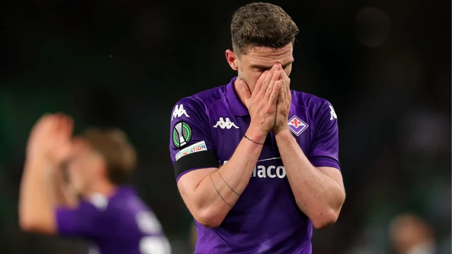 Demi-finales de la Conference League, la Fiorentina perd le premier tour par une courte marge.
