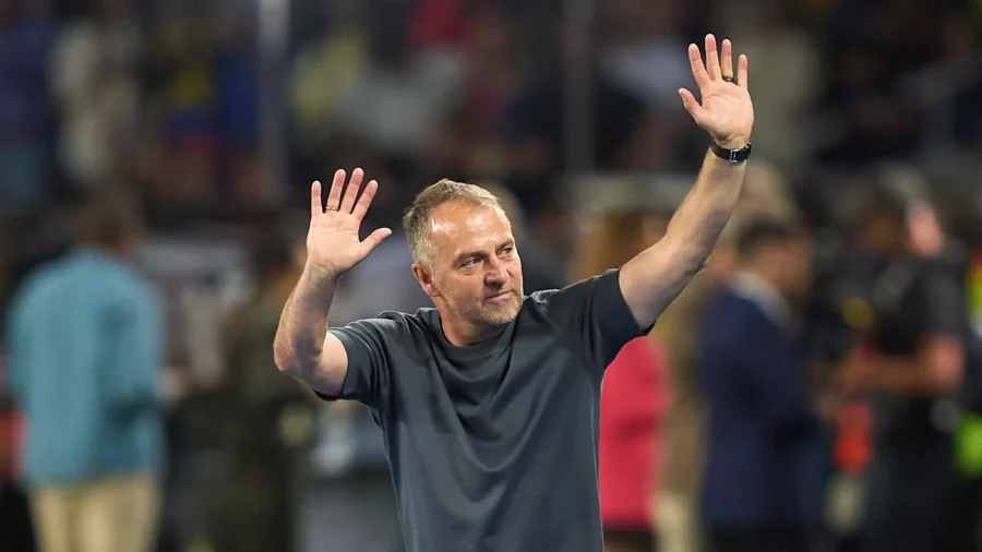 Hansi Flick prolonge son contrat avec Barcelone