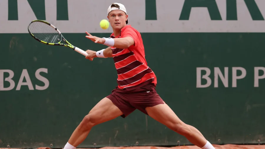 Roland Garros : Bautista Agut fait peur à Holger Rune, qui se déchaîne ensuite