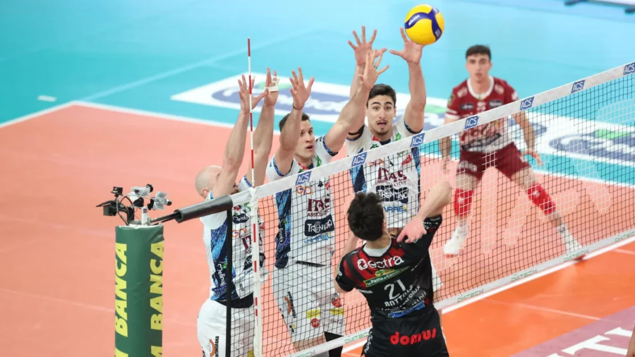 Trente remporte le troisième match contre Civitanova et reprend la tête de la finale du Scudetto