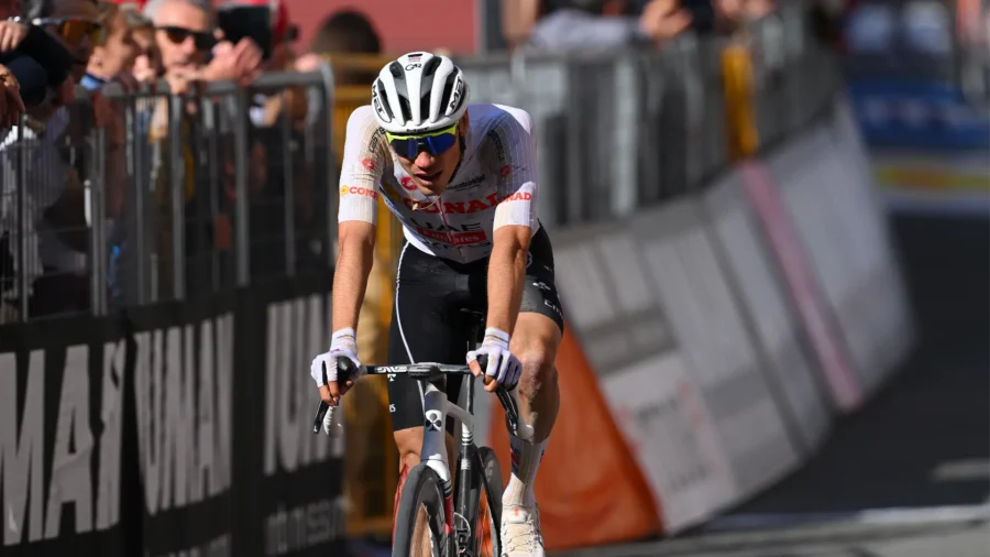 Giro d&apos;Italia, Juan Ayuso clarifie son état de santé