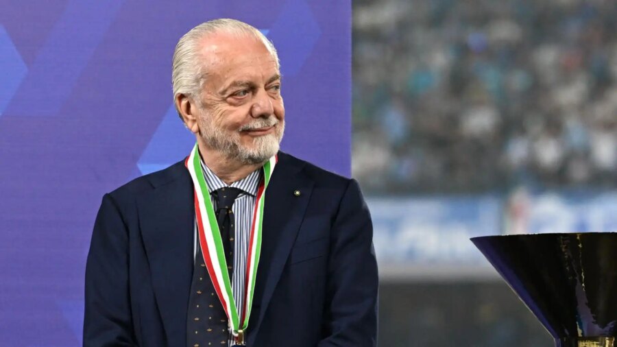 Aurelio De Laurentiis laisse la porte ouverte à Antonio Conte