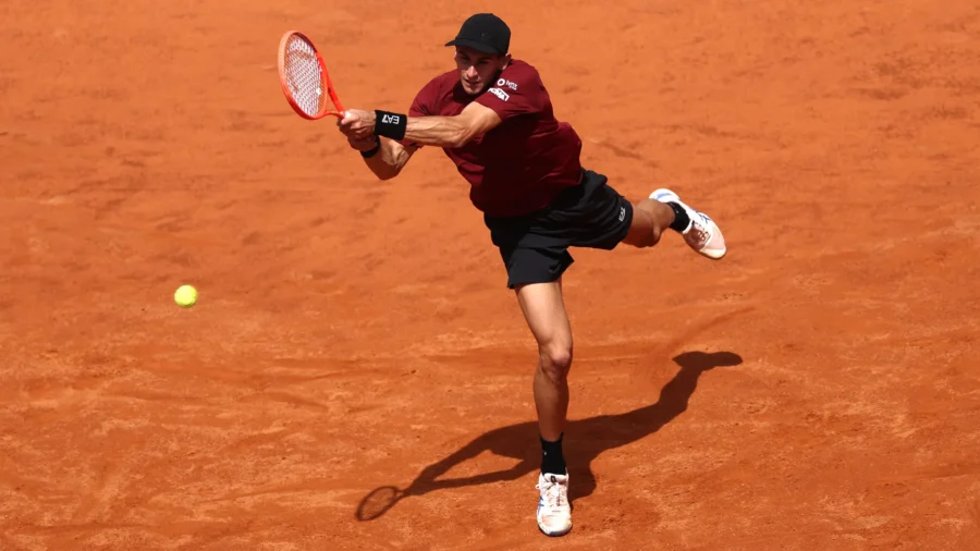 Matteo Arnaldi se qualifie pour les huitièmes de finale à Genève en battant Gaston