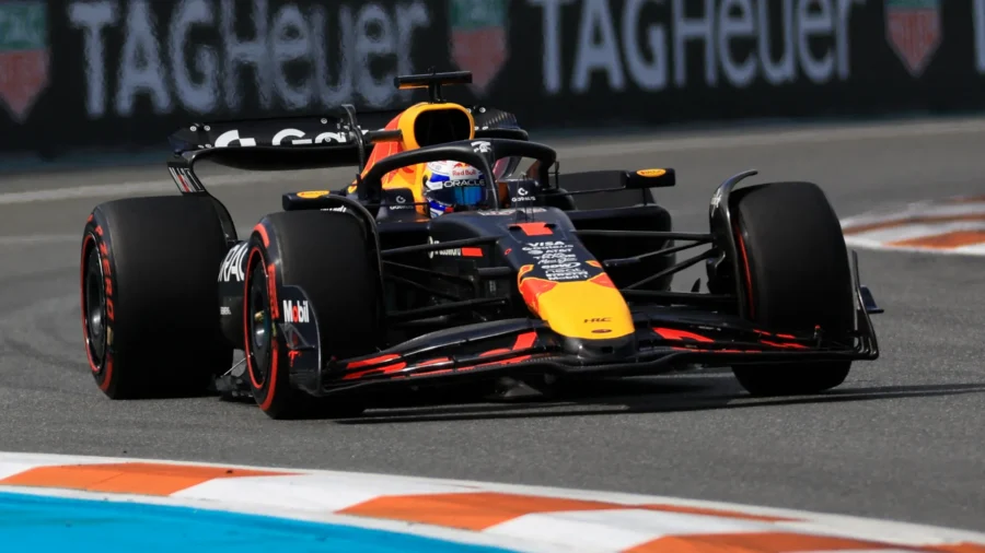 Max Verstappen en pole position à Miami. Mauvaise passe pour les Ferrari
