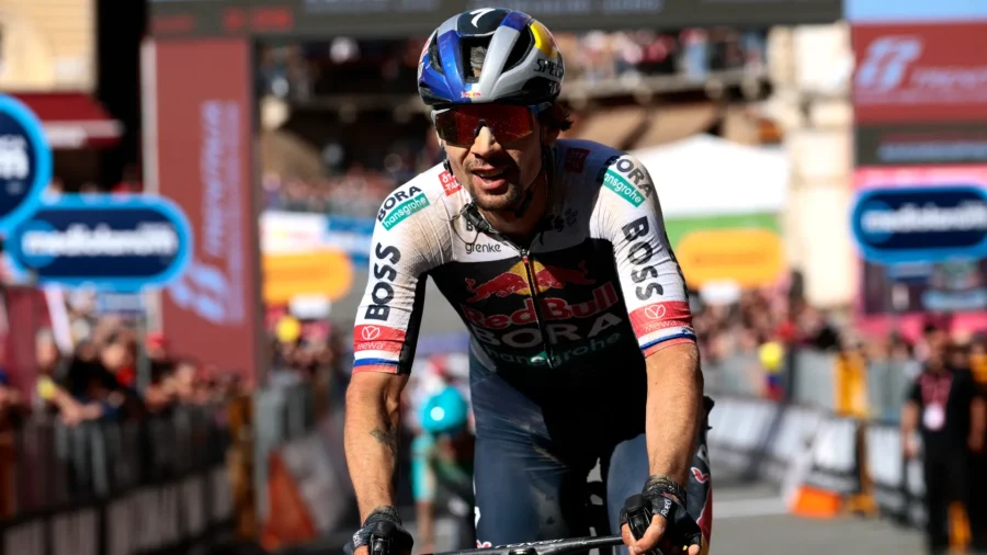 Giro d&apos;Italia : frayeur pour Primoz Roglic avant le départ de l’étape