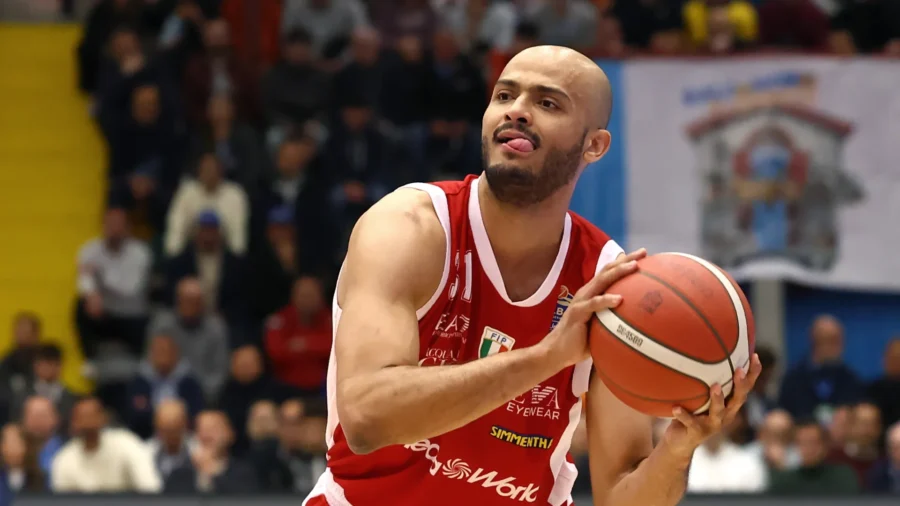 Éliminatoires, Milan remporte le quatrième match contre Trento et se qualifie pour les demi-finales.