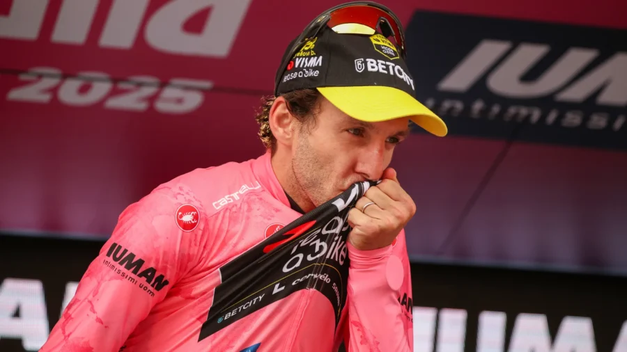 Giro d&apos;Italia, Simon Yates incrédule après le renversement : "It&apos ; like a fairytale&quot ;