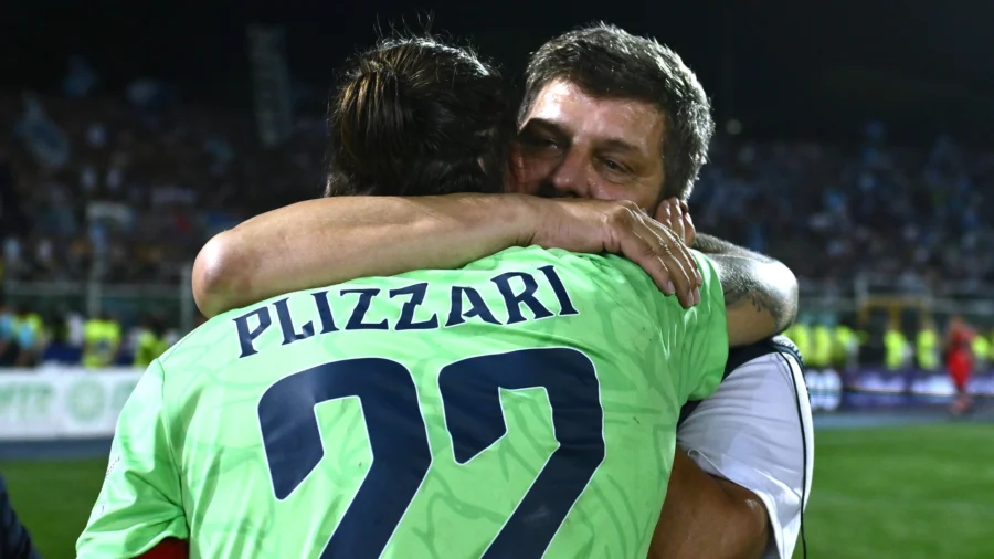 Pescara en Serie B, Baldini fête l’événement et s’en prend aux experts