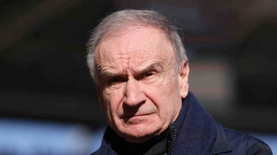 Achille Polonara reçoit la visite du président de la FIP, Gianni Petrucci, à l’hôpital