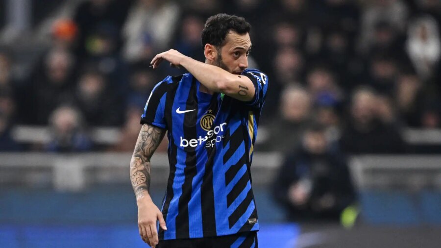 Inter : le temps presse, il faut trouver une solution pour Calhanoglu
