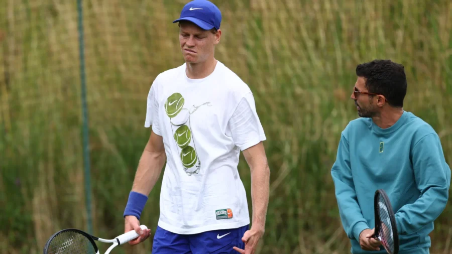 Jannik Sinner et Vagnozzi surpris par la défaite à Roland Garros