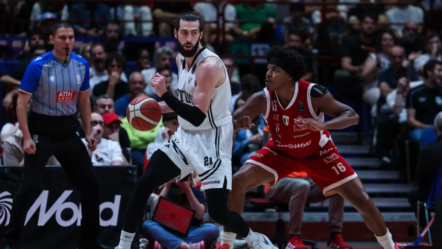 Milan battu dans le quatrième match, Virtus Bologna en finale du Scudetto
