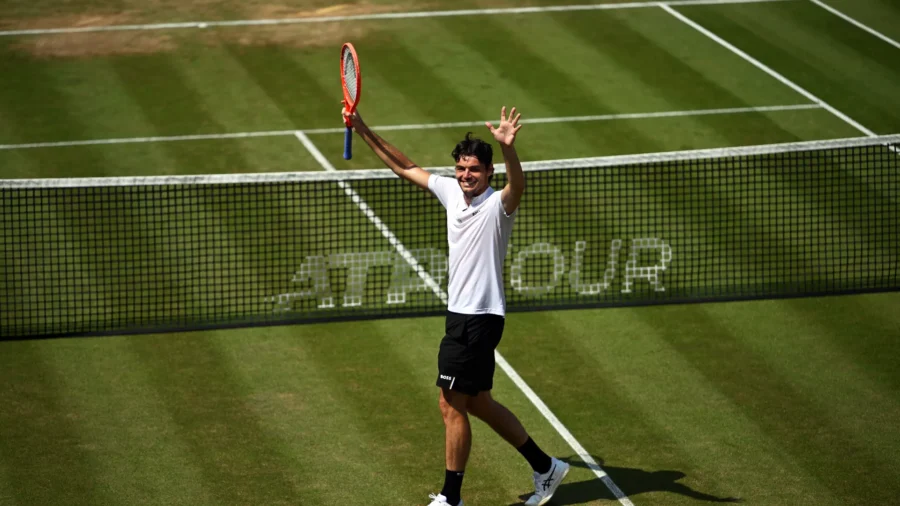 Taylor Fritz triomphe à Stuttgart et bat Alexander Zverev en finale