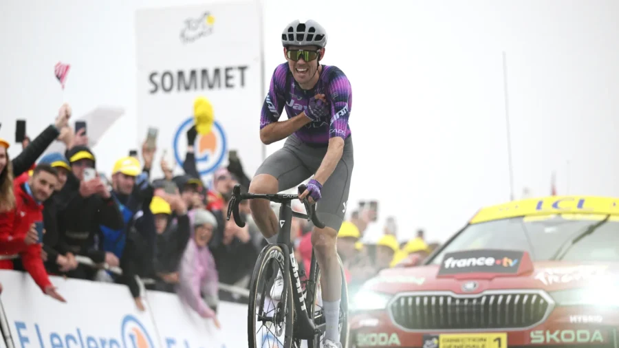 Tour de France : Ben O&apos;Connor gagne au Col de la Loze, Tadej Pogacar gagne le maillot jaune