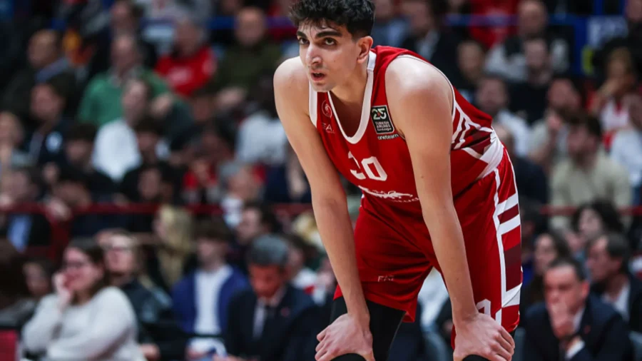 Guglielmo Caruso reprend à Naples après ses adieux à l’Olimpia Milano