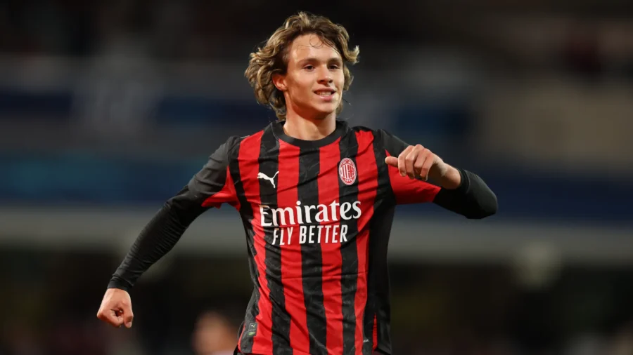 Milan presque à deux chiffres : Perth Glory écrasé, Comotto, 17 ans, marque aussi