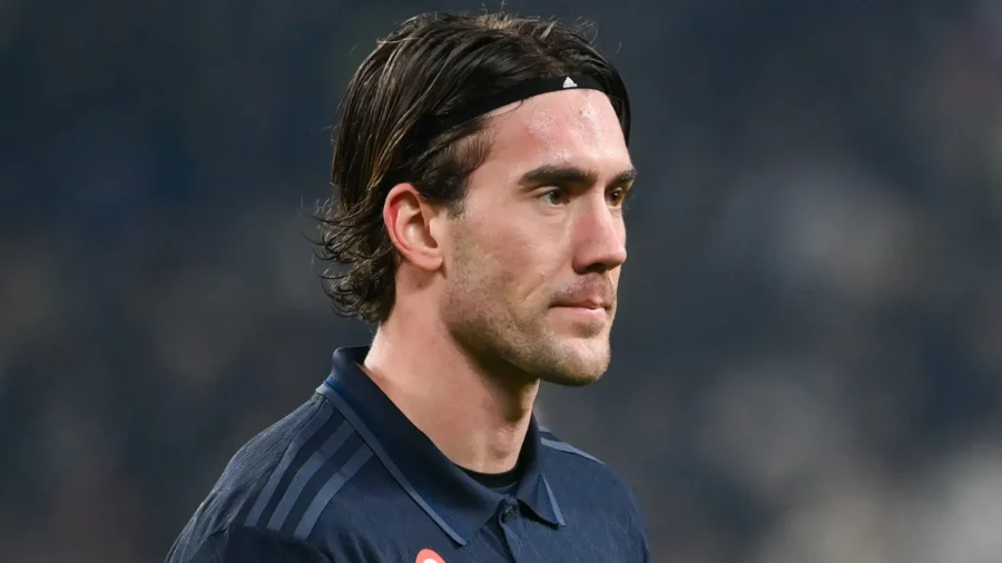 Vlahovic-Milan : les Rossoneri envisagent une offre