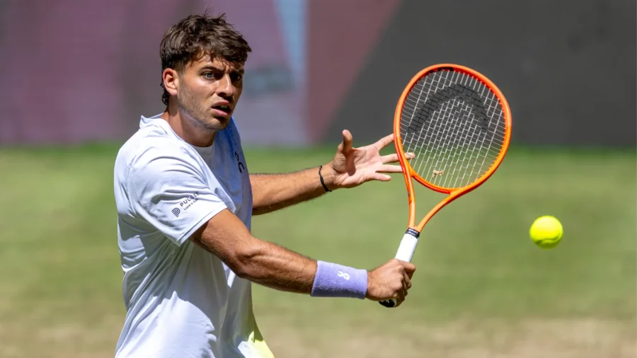 Quand Flavio Cobolli joue à Wimbledon : son bilan avec Novak Djokovic