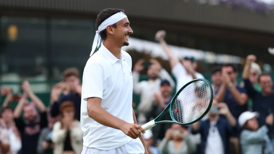 Trois Italiens en huitièmes de finale à Wimbledon : Lorenzo Sonego se qualifie après un marathon de cinq heures