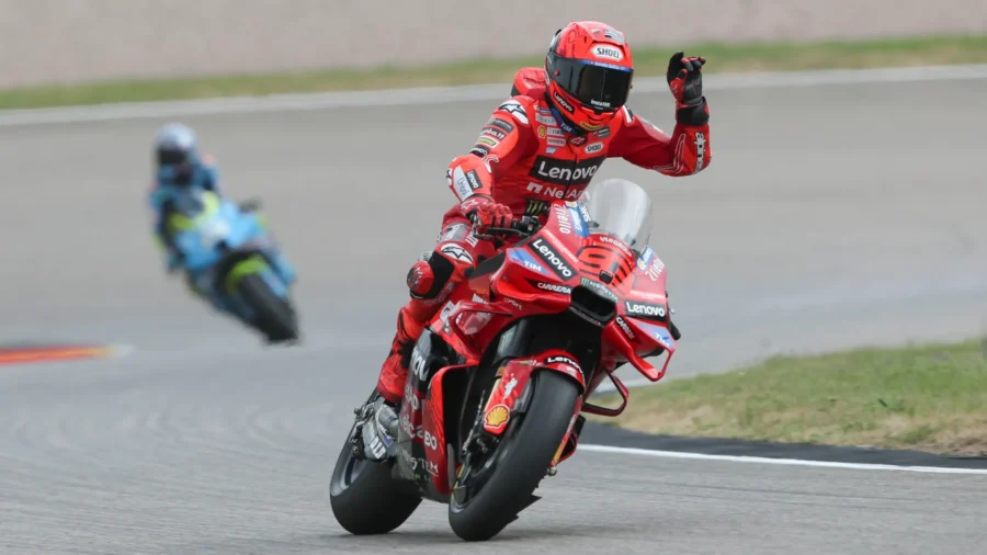 Sachsenring : Marc Marquez se moque de Bezzecchi dans la course Sprint, Bagnaia échoue