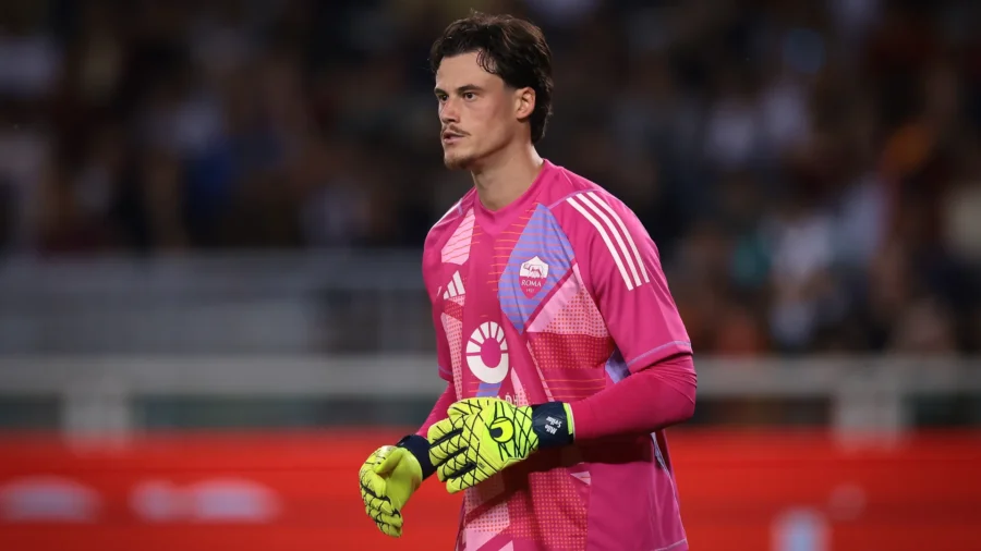 Mile Svilar renouvelle son contrat avec la Roma