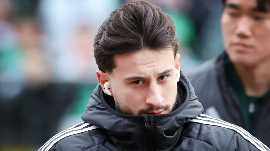 Côme, Cesc Fabregas accueille Nicolas Kuhn : « Intense et créatif » ;