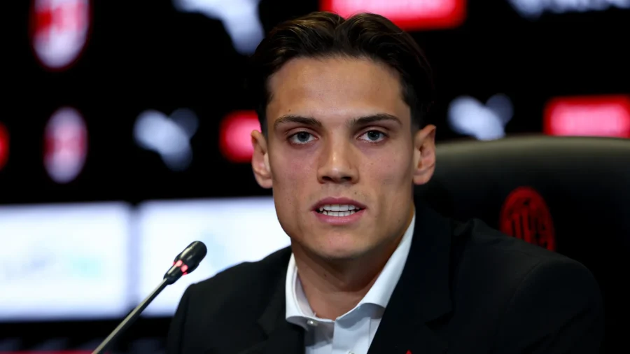 Milan, Samuele Ricci se présente