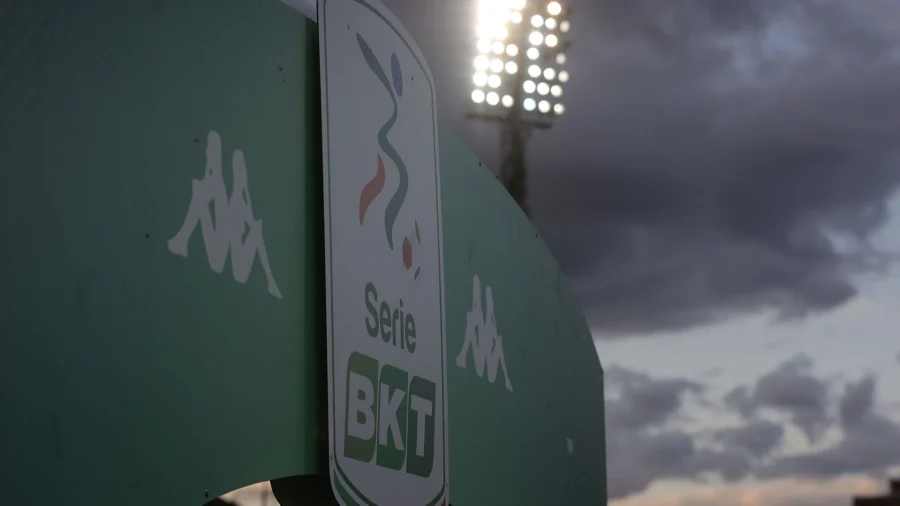Serie B : les dates des matchs de milieu de semaine sont annoncées, les matchs sont également joués le jour du « Boxing day » ;