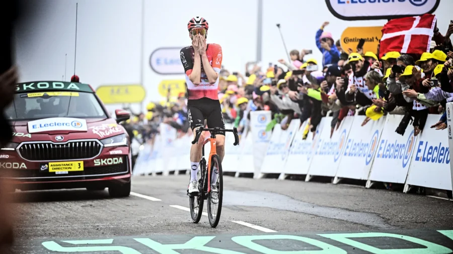 Tour de France : Thymen Arensman gagne à Superbagneres, Remco Evenepoel abandonne