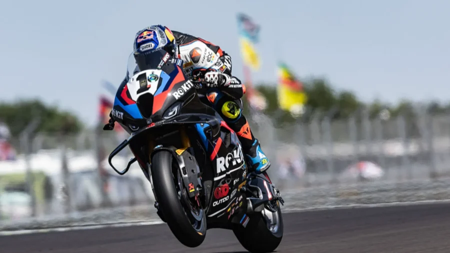 Toprak Razgatlioglu remporte la Superpole devant Nicolò Bulega