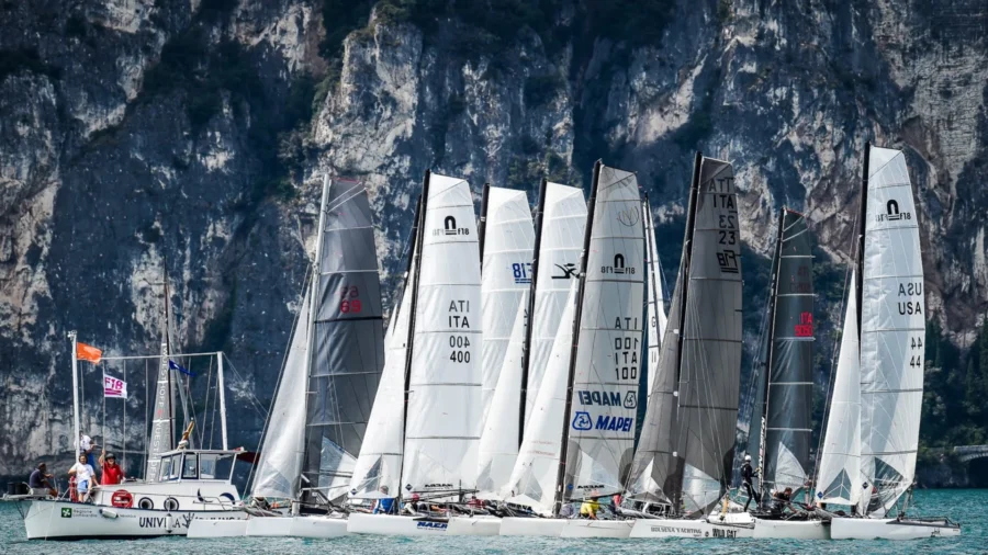 Voile, les champions de la classe Formule 18 à Campione del Garda