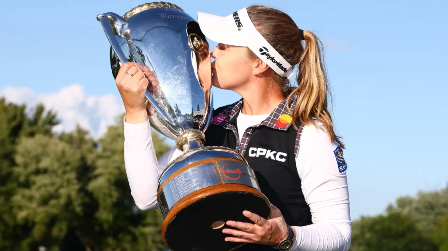 Brooke Henderson gagne et célèbre : "J’ai attendu une éternité&quot ;
