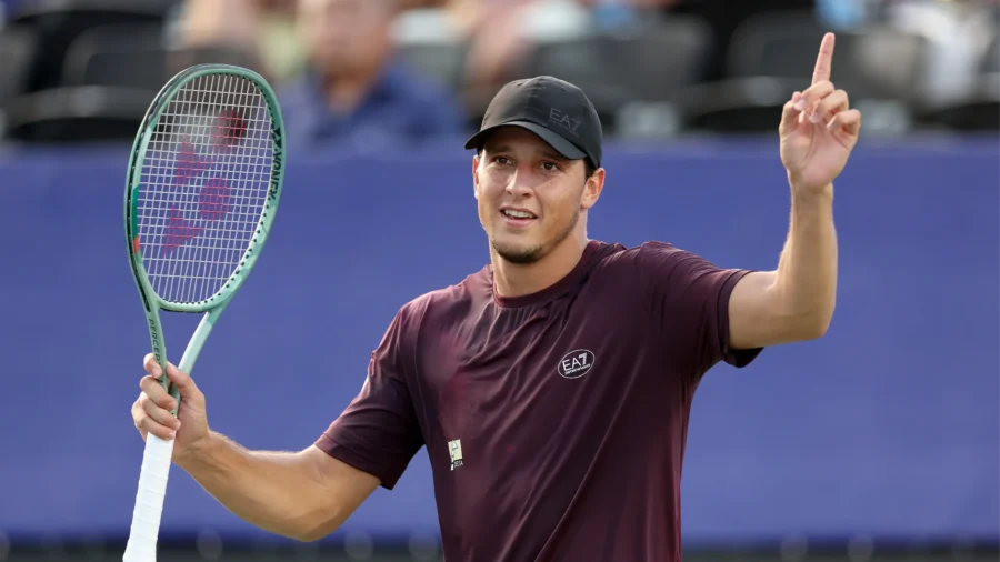 US Open : Luciano Darderi sur le velours, Lucia Bronzetti déjà éliminée